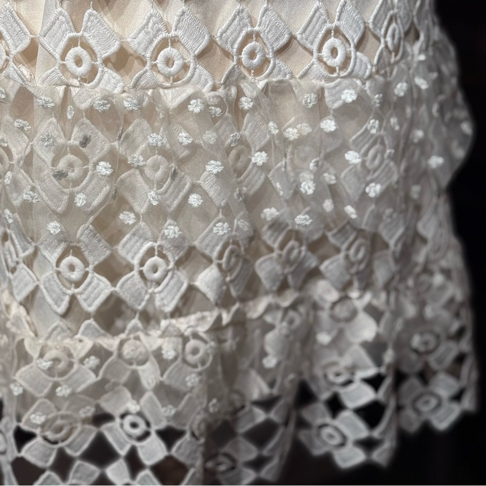 Romeo & Juliet Couture Cream Lace Mini Dress - Picture 9 of 12